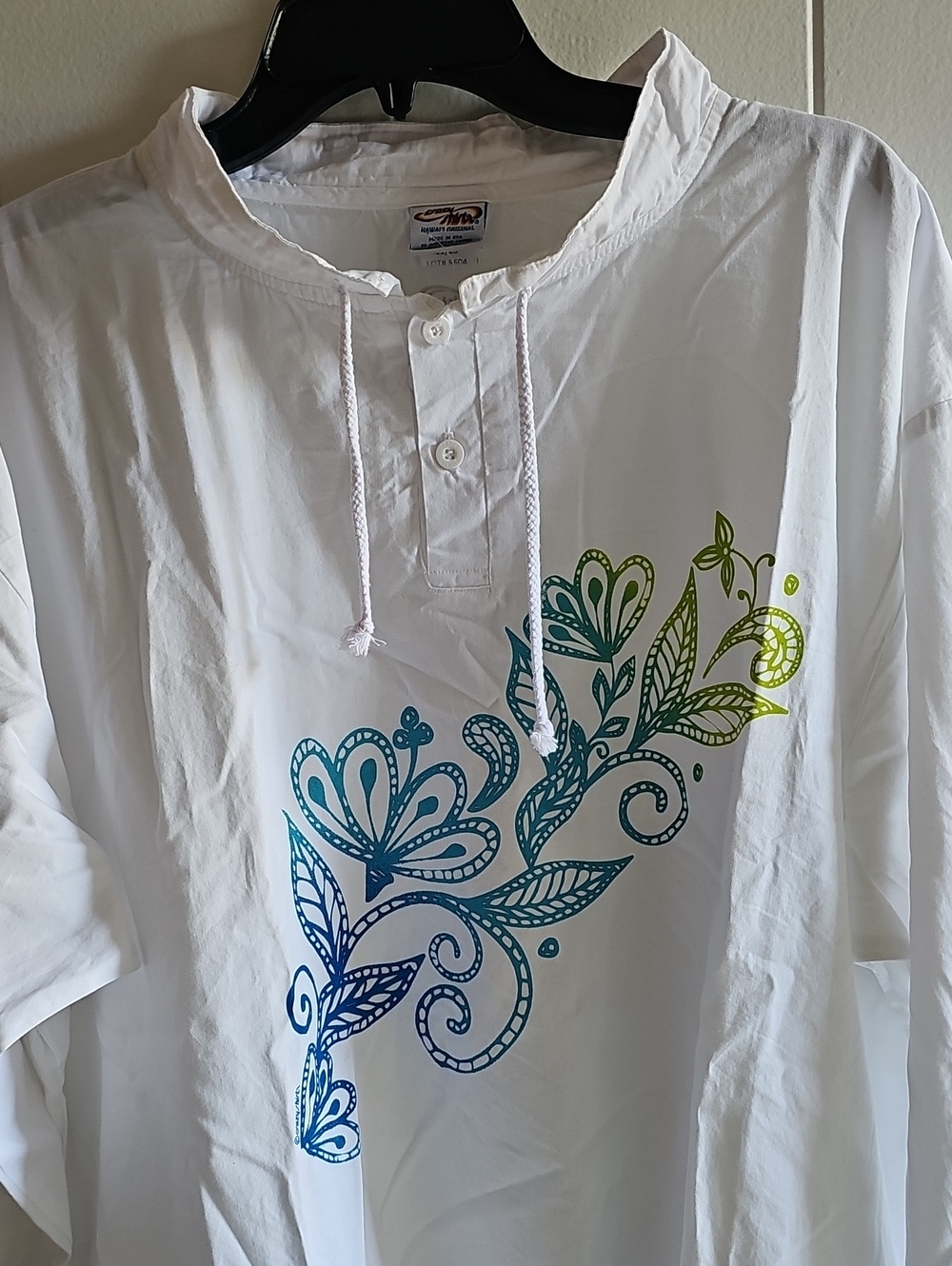White Women’s Henley Longsleeve Shirt with Blue-Green Floral Print Size XL